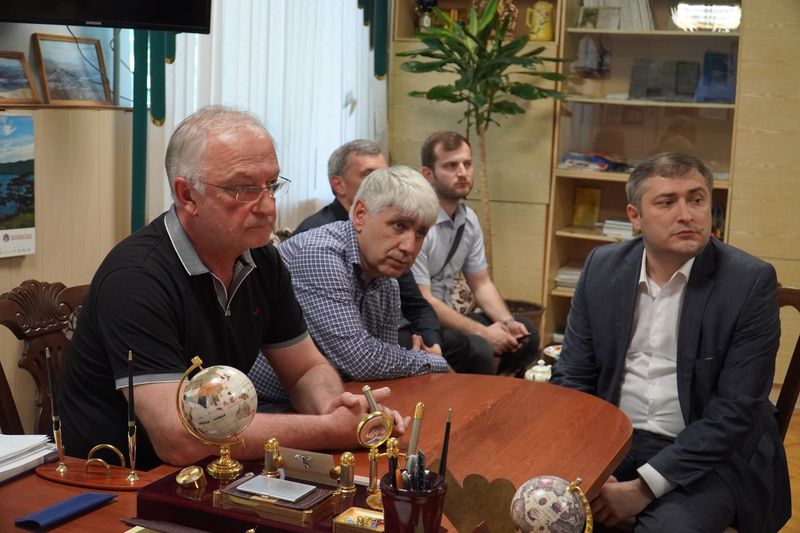 Абдулпатах Амирханов поздравил учащихся центра обучения детей инвалидов с окончанием учебного года